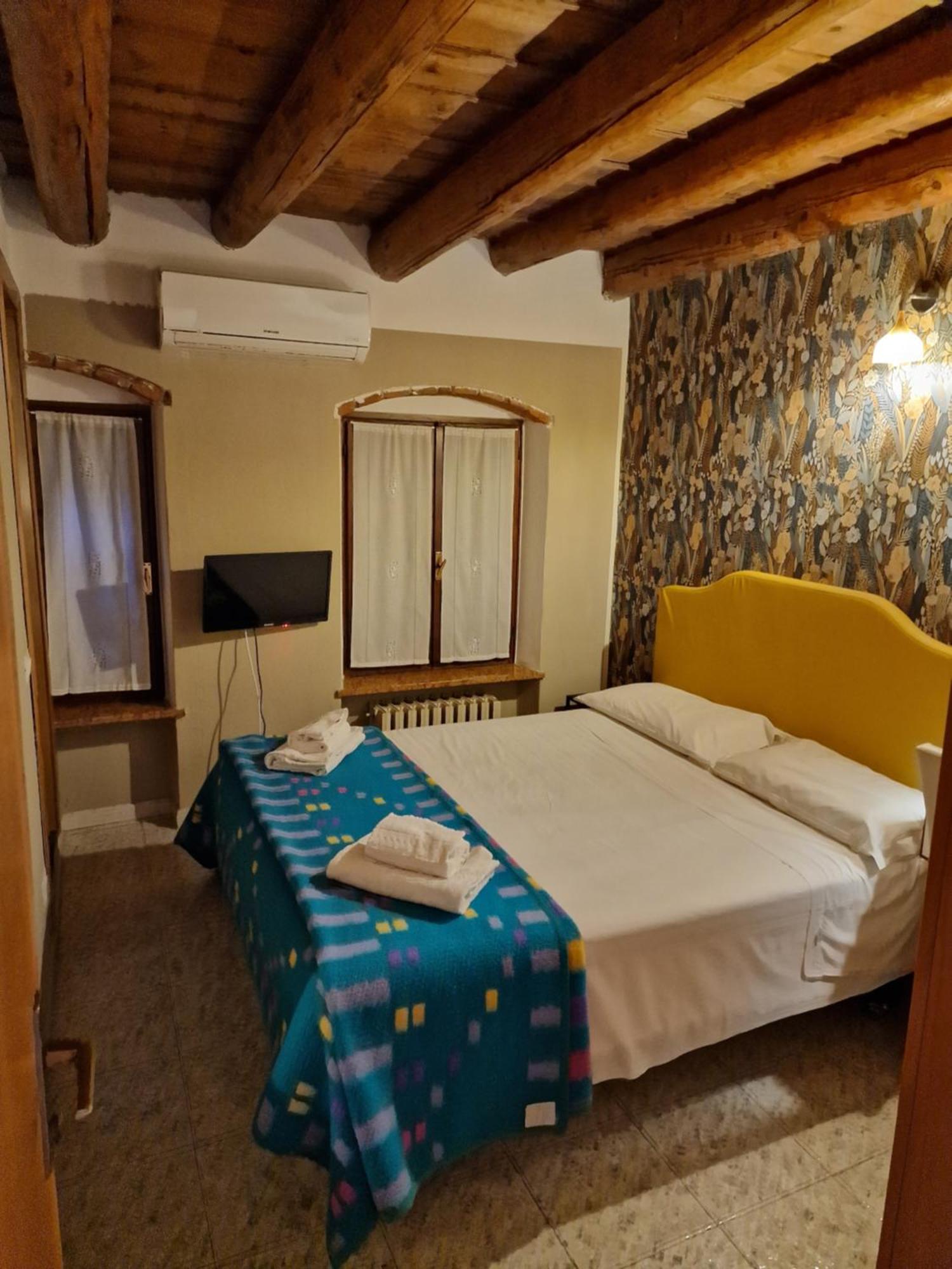 Locanda Al Centrale Caprino Veronese Buitenkant foto