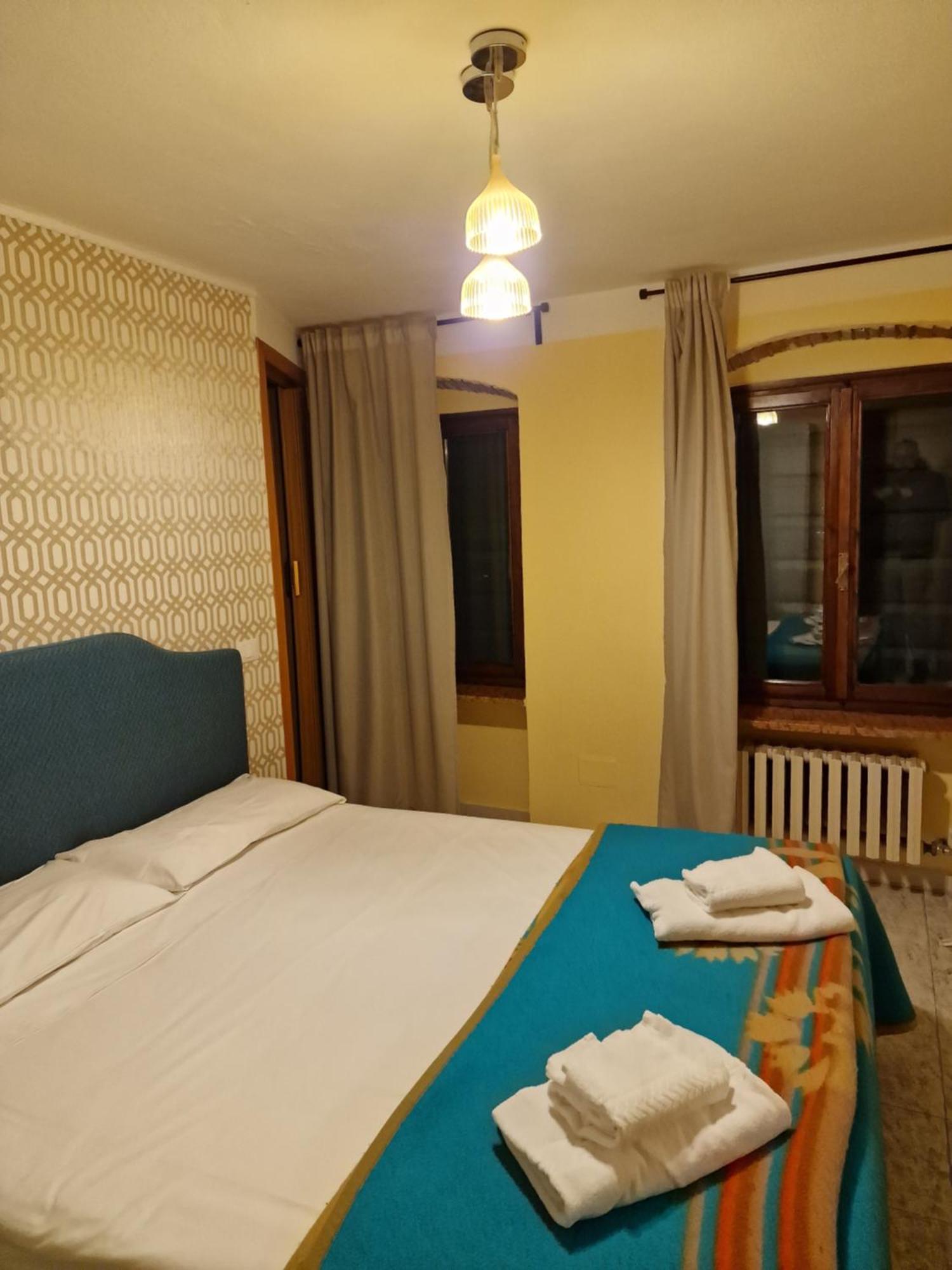 Locanda Al Centrale Caprino Veronese Buitenkant foto