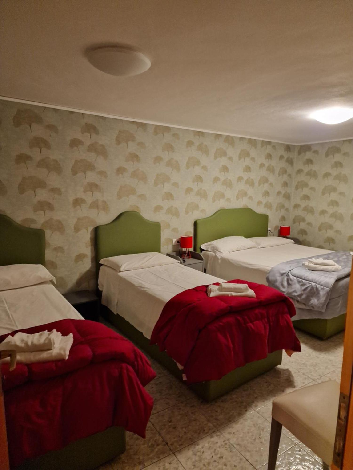 Locanda Al Centrale Caprino Veronese Buitenkant foto