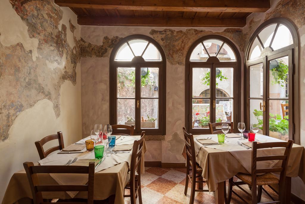 Locanda Al Centrale Caprino Veronese Buitenkant foto